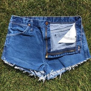 Wrangler Shorts - Wrangler high waist rise wedgie fit jean short vtg Wrangler Shorts - Wrangler high waist rise wedgie fit jean short vtg